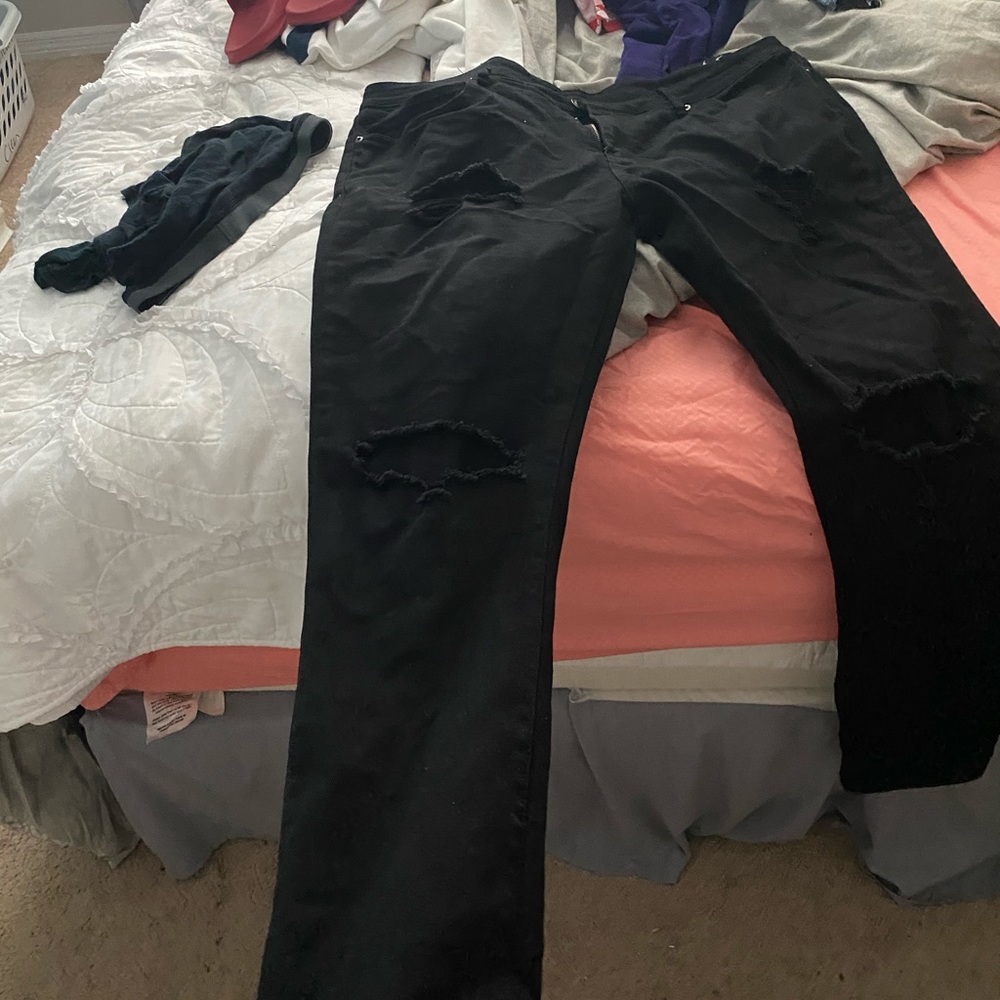 MEN'S RIPPED STRAIGHT LEG JEANS